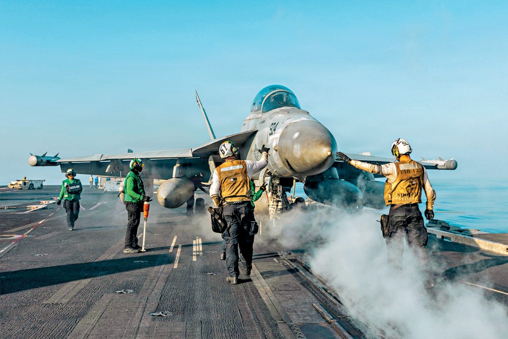 美國航空母艦「林肯號」在中東參與作戰。
