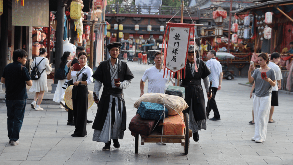 古裝劇是微短劇一大熱門主題。中新社