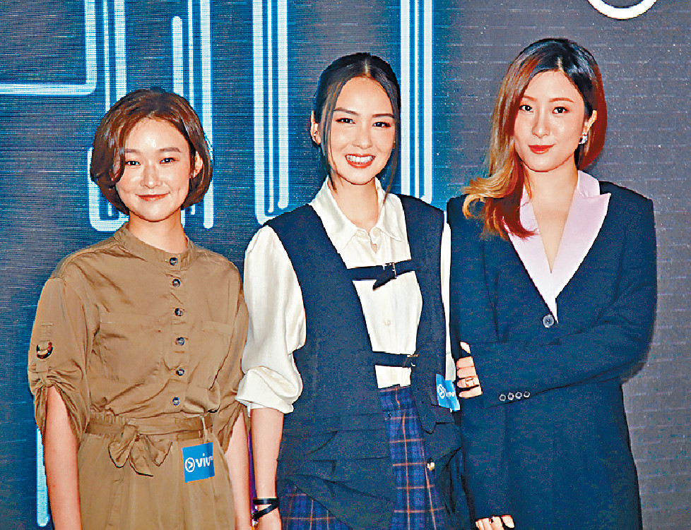 ■Winkie（右）指两个HotCha前队友对她落井下石。