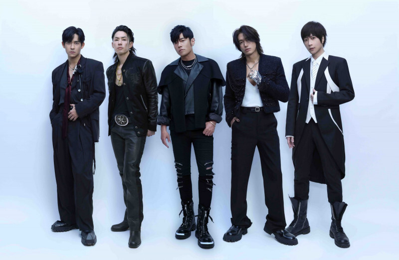 言承旭、吳建豪、周渝民、周杰倫及阿信一起合唱，絕對是超夢幻組合。