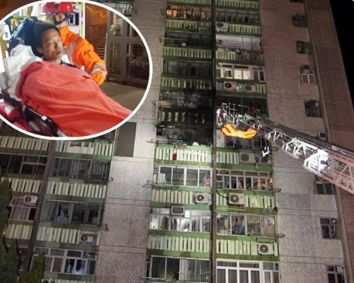 消防架起雲梯將火救熄。小圖:男住戶疑吸入濃煙不適送院。