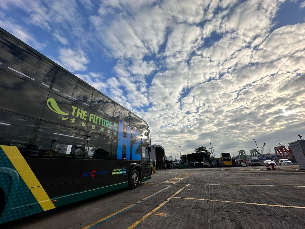 首輛氫能巴士設有40個企位及79個座位。城巴圖片