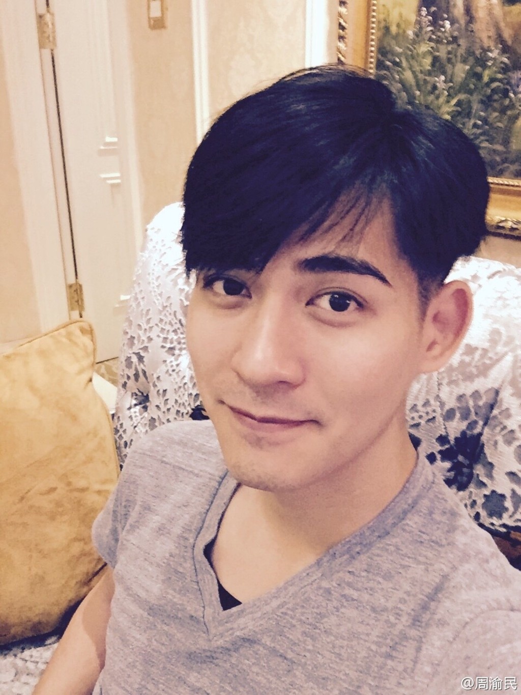 周渝民出面與馮女簽署合約，其經理人公司低調回應事件。