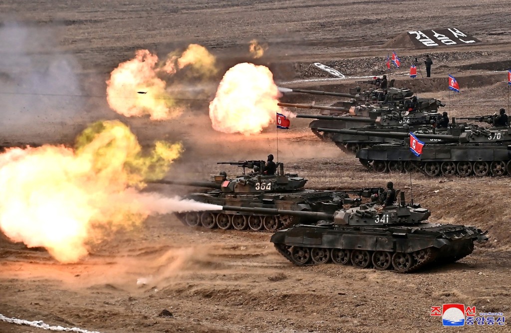 朝中社形容這場坦克演示是一場「訓練賽」，發射實彈檢驗戰力。路透社