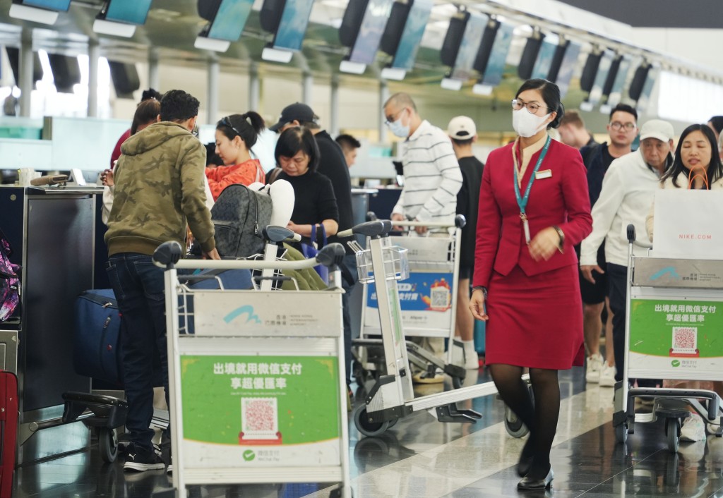 国泰年初逾700航班取消，大批旅客受影响。资料图片