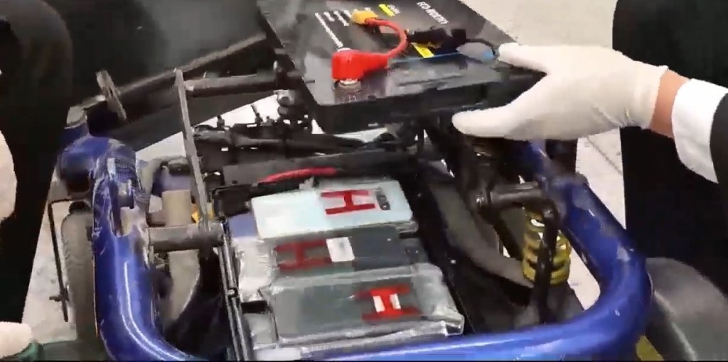 轮椅客北上过关被揭改装电池位藏86部旧电话。海关发布