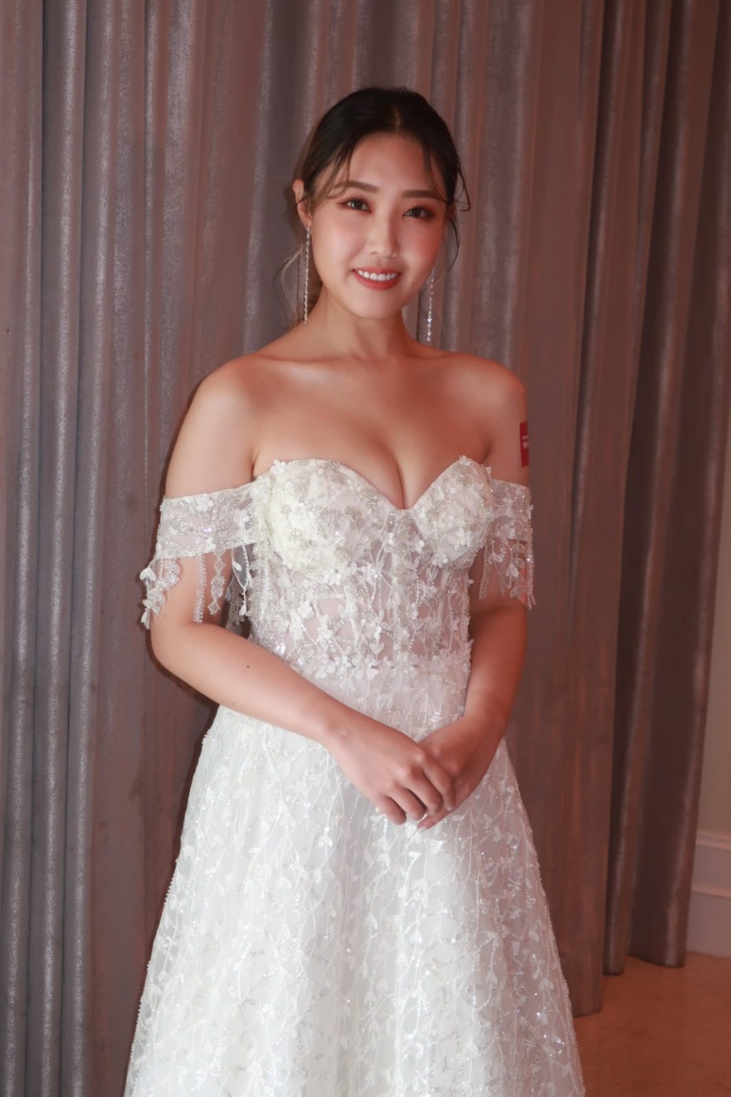 林秀怡早年已曾试过穿婚纱。