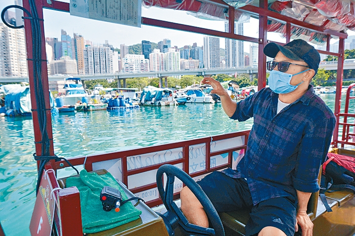 Walla Walla之旅邀得船家Hinsan沿途講解銅鑼灣避風塘的情況。