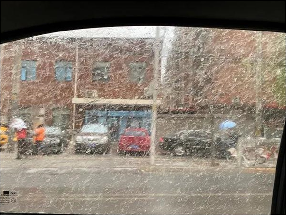 有網民拍到下泥雨的情況。網圖