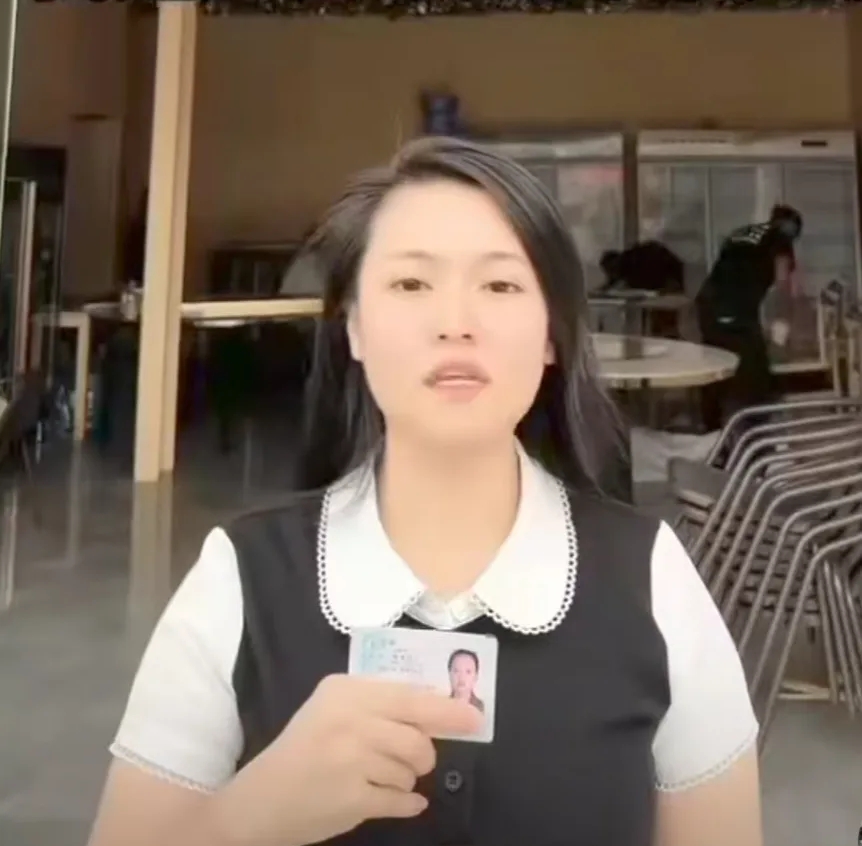 馮靜手持身份證拍片澄清沒有劫囚經歷，在柬合法經營，已報警。