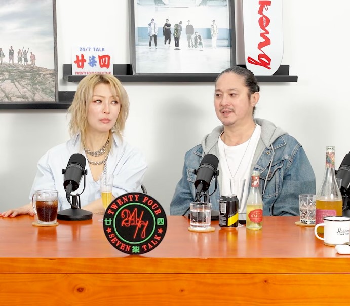 陳子聰向鄭秀文訴說尷尬情況。 陳子聰向鄭秀文訴說尷尬情況。