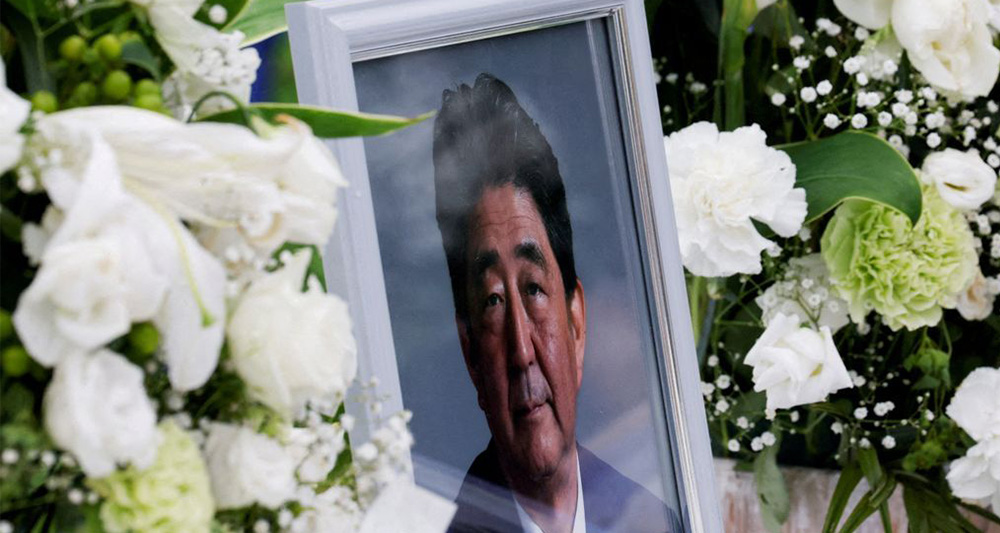 有團體入稟法院，阻止日本政府為安倍舉行國葬。（路透社）