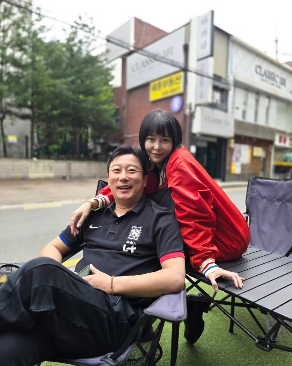 李壽根老婆朴智妍2011年懷上第二胎時，因妊娠中毒導致腎功能惡化。