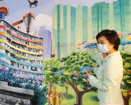 梁美芬冀藉壁畫創作凝聚民心。資料圖片
