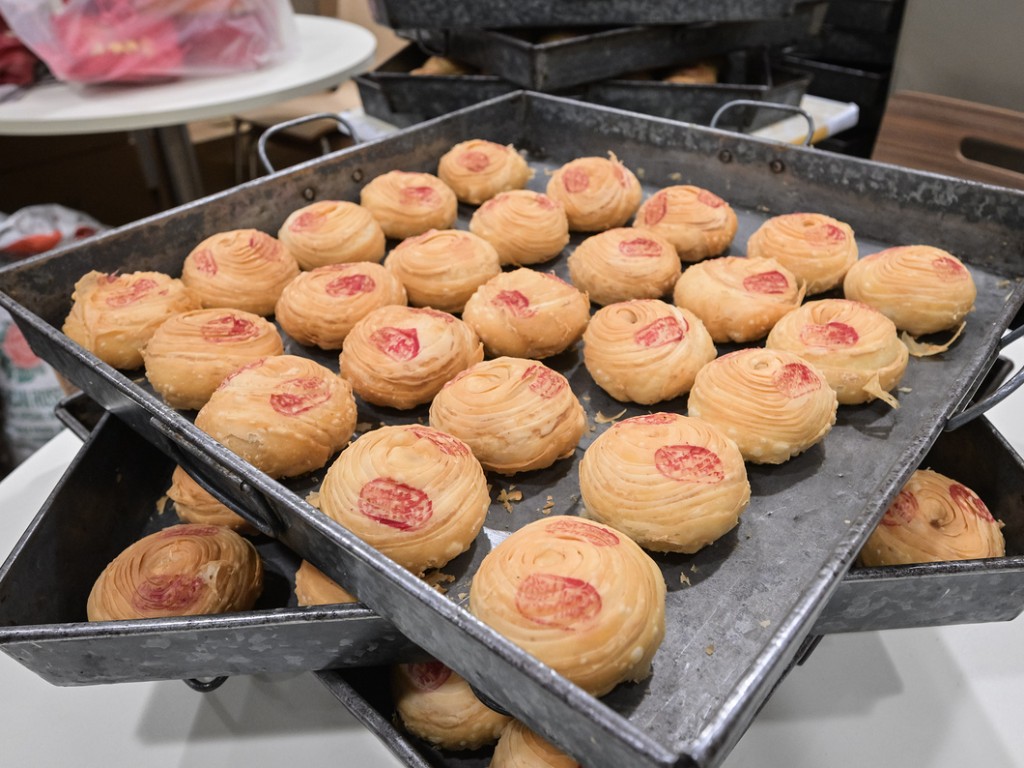 傳統人手製作的潮州月餅。官方圖片