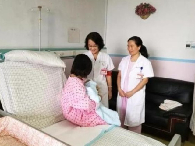 男嬰順利出世,其母親則仍在醫院接受治療和觀察。 網上圖片