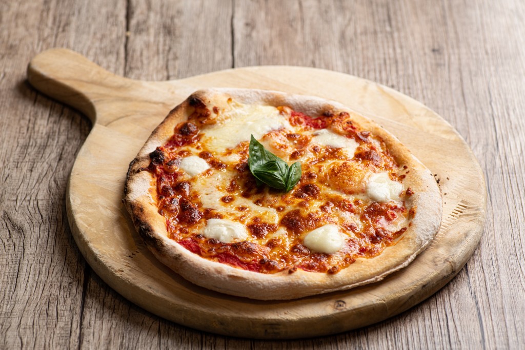 水牛芝士香草薄餅