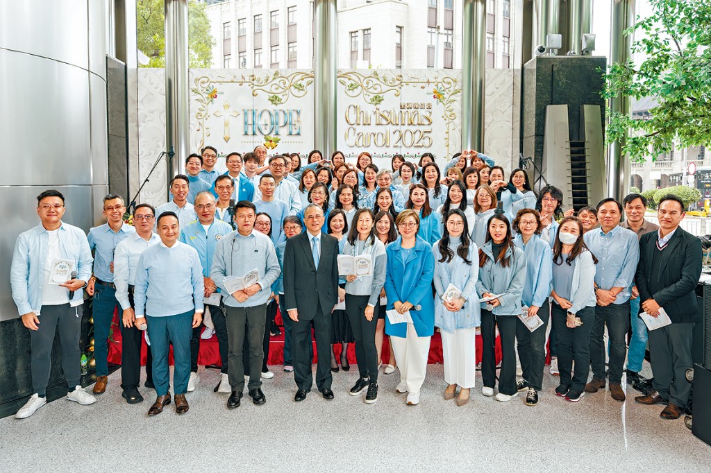 「長江活水」頌唱團聖誕報佳音。