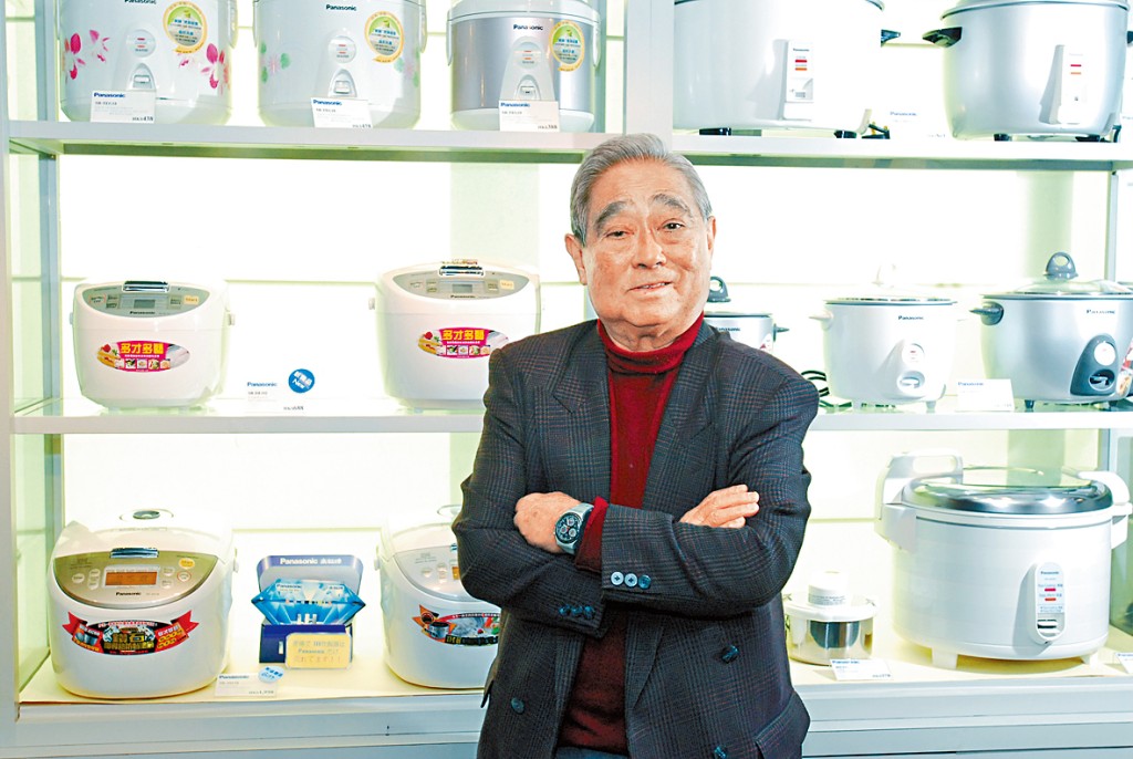 蒙民偉當年取得Panasonic（樂聲牌）港澳代理權，成為「電飯煲大王」，並建立電器王國。