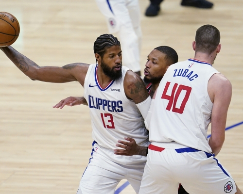 保羅佐治(13號)攻入全場最高的三十六分。 AP