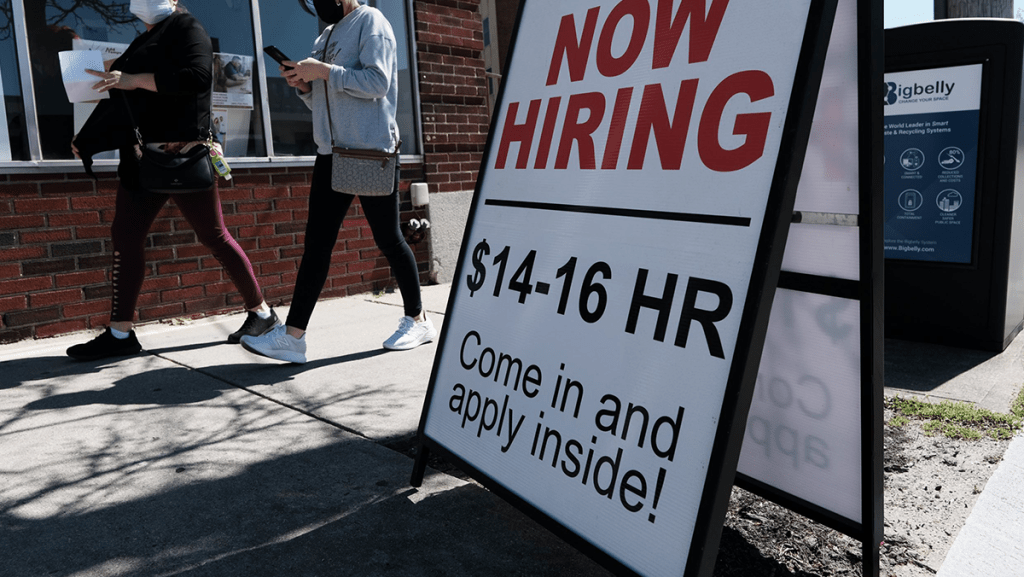 AI普及助金融服務業生產力大增 羅兵咸永道：就業職位及工資不減反增