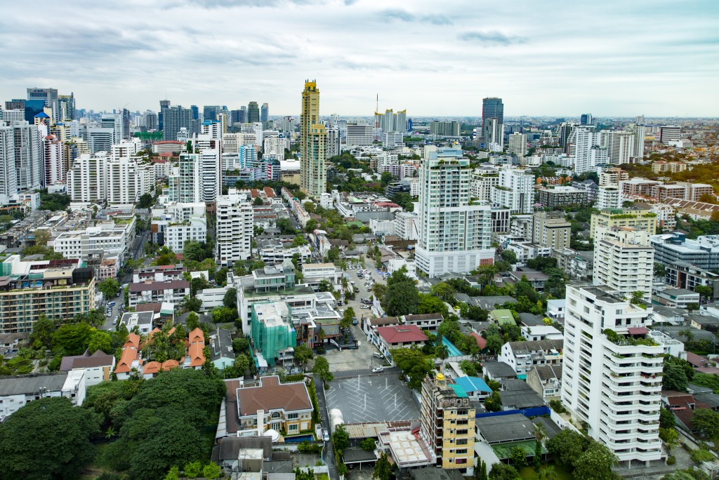 今年上半年外国人蜂拥购买泰国公寓，成交总金额超过320亿泰铢（约72亿港元）。