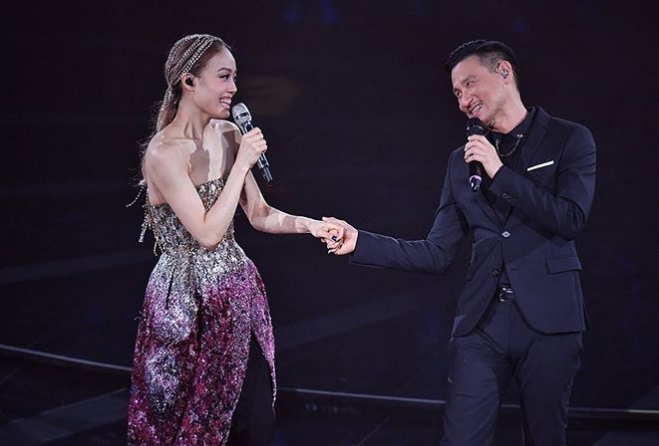 容祖兒首場演唱會請了歌神張學友作嘉賓。FB圖