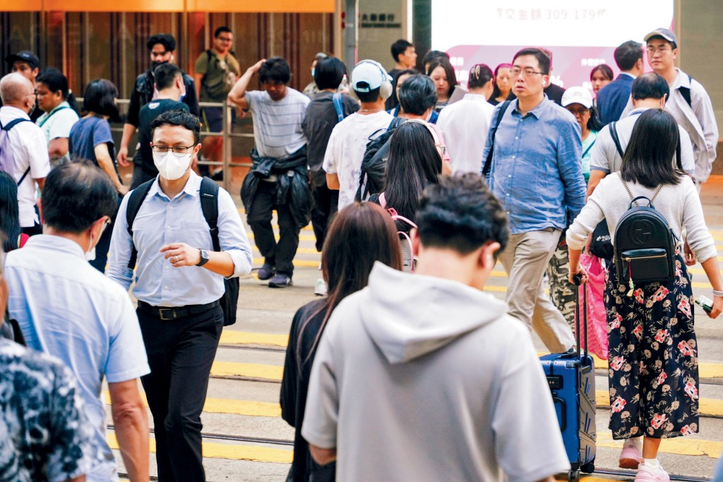 「再就業津貼試行計劃」的對象,為連續3個月或以上沒有從事任何獲酬工作的40歲或以上中高齡人士。