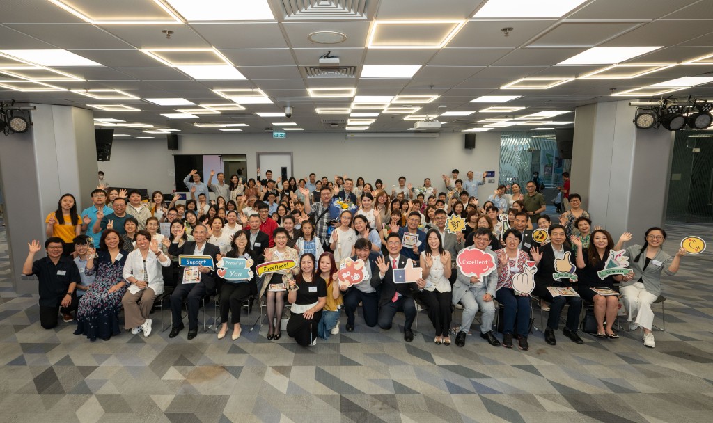 第七屆安老服務傑出員工選舉頒獎典禮周六在九龍塘生產力大樓舉行。 第七屆安老服務傑出員工選舉頒獎典禮周六在九龍塘生產力大樓舉行。