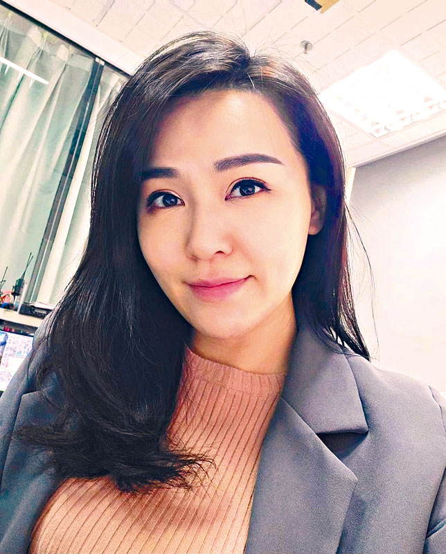 黃穎君高峰時曾打5份工為家人還債。