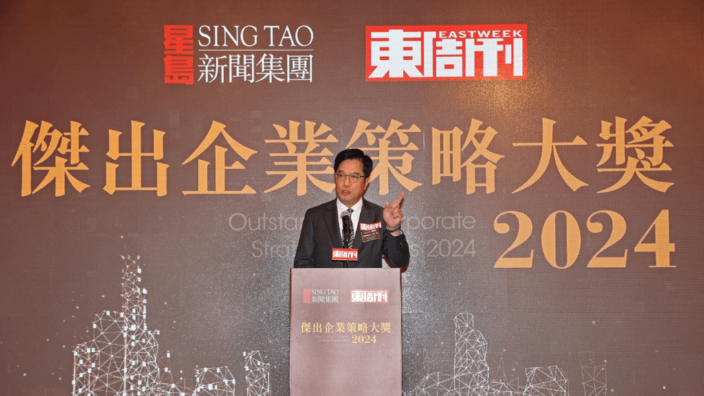 署理財政司司長黃偉綸今日(3日)擔任「傑出企業策略大獎2024」頒獎典禮主禮嘉賓時,提及本港未來數年將新增多個體育文化及藝術表演設施,若以容納人數去計算,預計合共可容納10萬人,是本港進一步的突破。