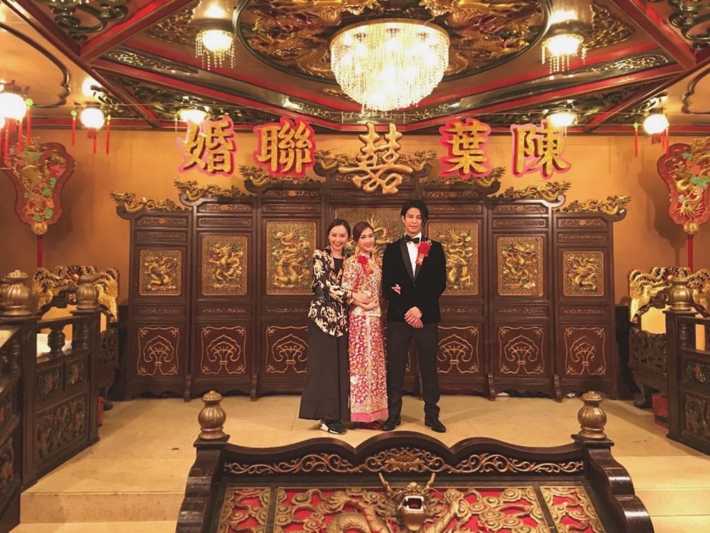 李綺雯貼出去朋友婚宴的照片。