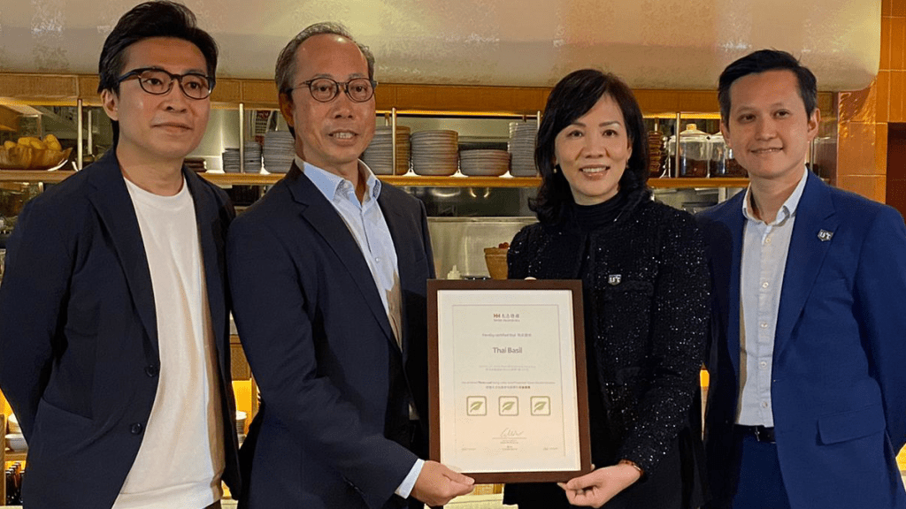 左三:太古地產董事兼技術統籌、可持續發展及設施管理邵婉儀;左二:美心集團首席營運官(香港及澳門)蕭德威