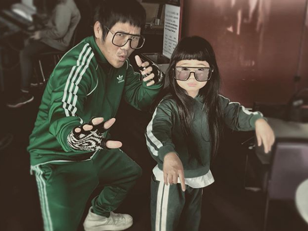 Grace遗传了父亲的表演天分。