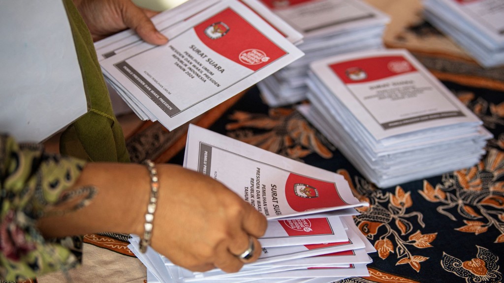 印尼大选后最少有4,000名选务人员过劳生病。路透社