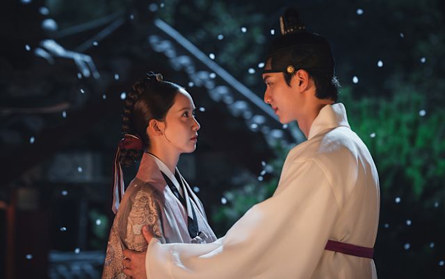 潤娥和李彩玟主演的《暴君的廚師》昨晚播出大結局，收視再創新高收17.1%。