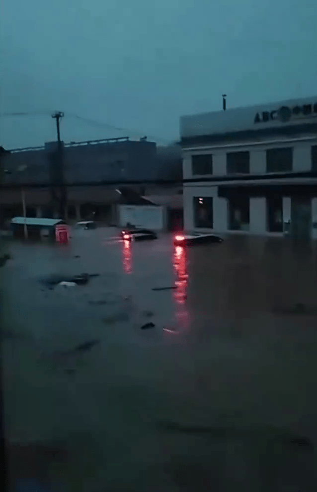 遼寧葫蘆島市暴雨成災。