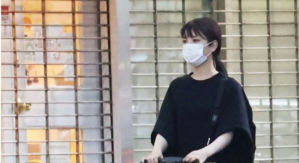 被拍到放狗。