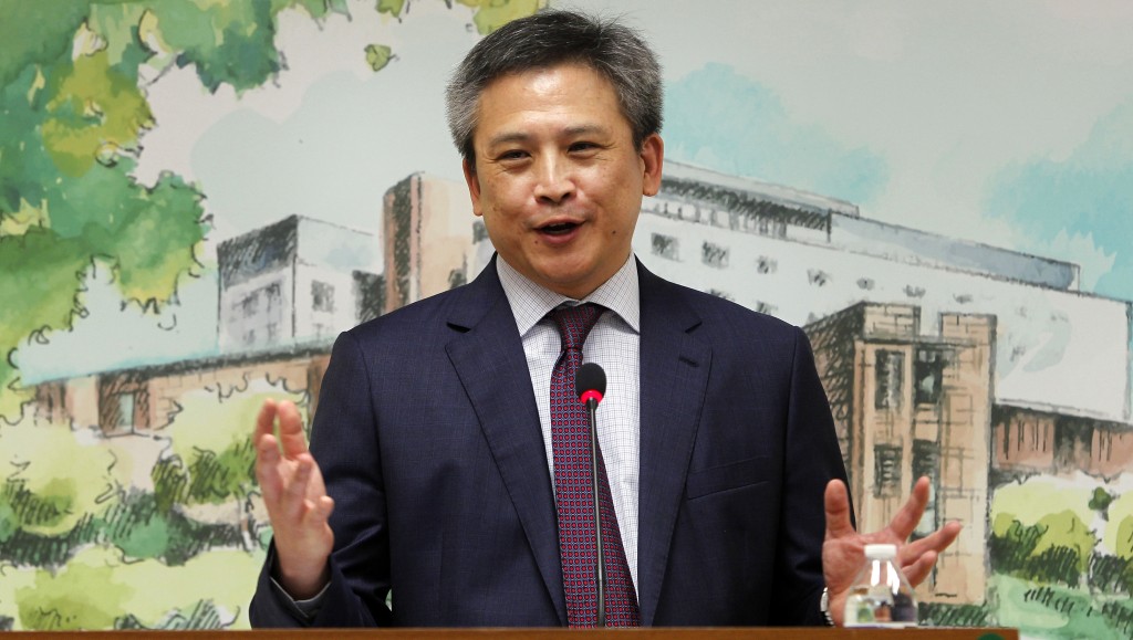 香港出生祖籍廣東,梅健華(Kin Moy)即將上任美國駐越大使。