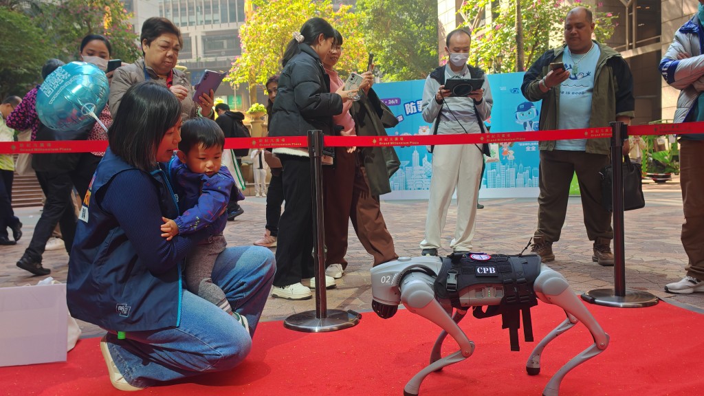 活動亦首次派出防罪科新力軍「智慧警犬（Smart Dog） 」，以科技助力防罪宣傳。