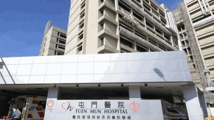 男子胸口受伤，自行前往屯门医院求医。