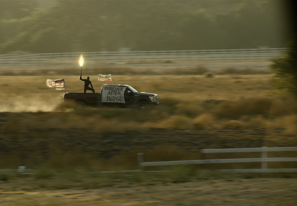 無政府狀態照舊，全國每角落屠殺依舊不斷。