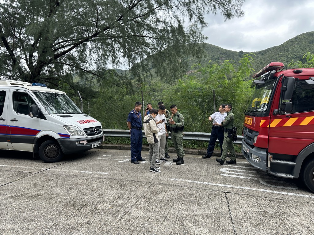 警方消防今日续上山搜索17岁拔萃男书院中六生曾宪哲。梁国峰摄