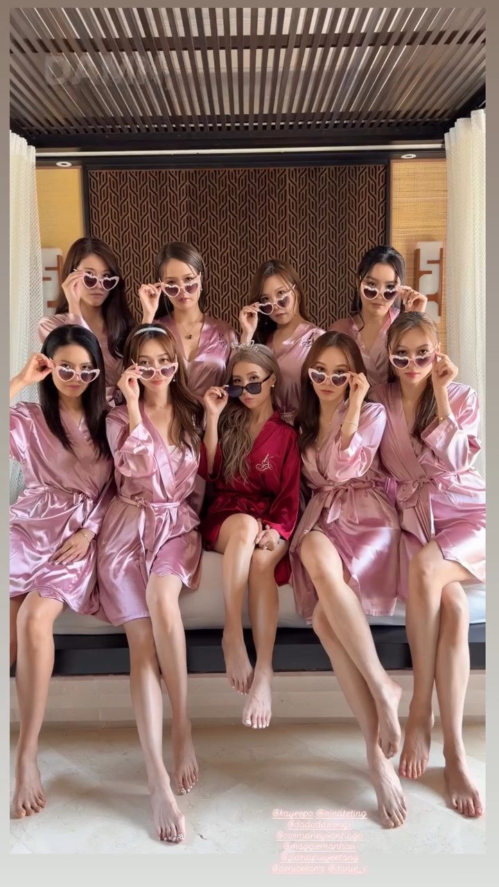 譚嘉儀與8位好姊妹拍片。
