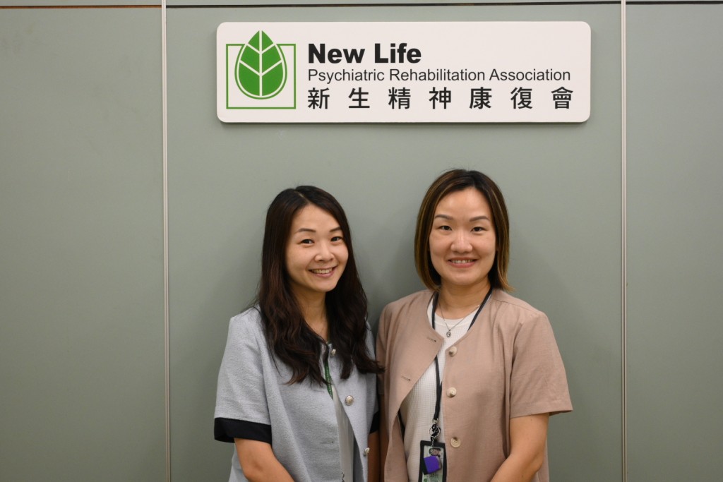 新生会长期护理院院长陈嘉仪（左）与新生会小榄长期护理院院长袁丽珊。萧博禧摄