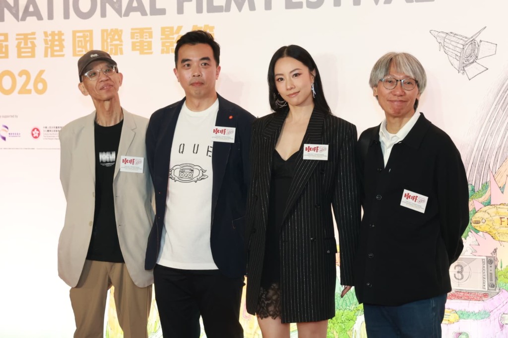 Stephy出席「第五十屆香港國際電影節」開幕禮。 Stephy出席「第五十屆香港國際電影節」開幕禮。