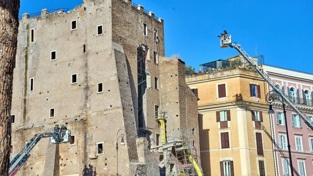 羅馬中世紀「孔蒂塔」部分坍塌。 美聯社