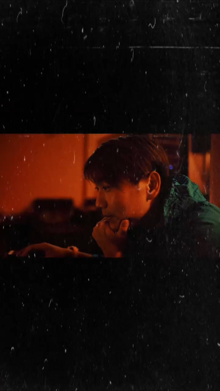 顏米羔首部參與電影是為《大城小事》拍攝製作花絮。