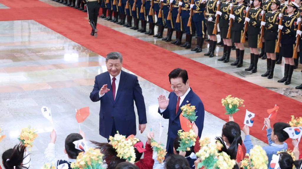 韓國媒體指，李在明訪華時獲習近平送贈電動單車。路透社