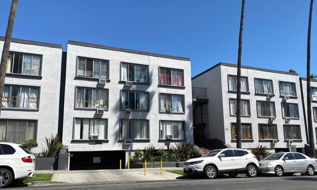 《華爾街日報》報道,洛杉磯市內多層公寓(Multi-family apartments)的建設量出現「斷崖式下跌」,令原有房屋短缺問題進一步惡化。 《華爾街日報》報道,洛杉磯市內多層公寓(Multi-family apartments)的建設量出現「斷崖式下跌」,令原有房屋短缺問題進一步惡化。